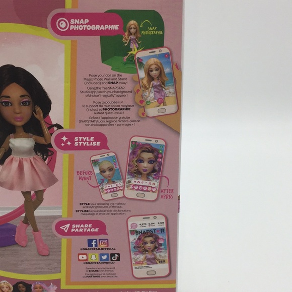 Snapstar Vita's Chic Clothing Rack Set with Doll & Accessories - Picture 12 of 13